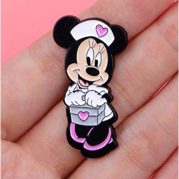 DISNEY Mickey Mouse “Nurse” Enamel Trading Pin (NEW & SO CUTE!) - Picture 1 of 3